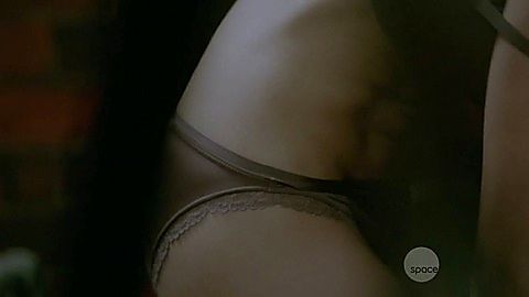 Pic: Laura Vandervoort in Bitten (2014)