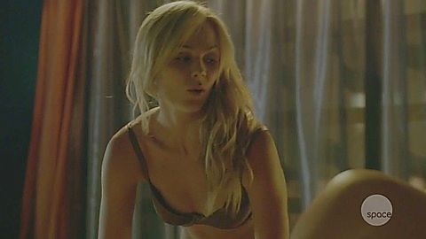Pic: Laura Vandervoort in Bitten (2014)