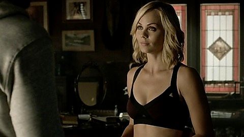 Pic: Laura Vandervoort in Bitten (2014)