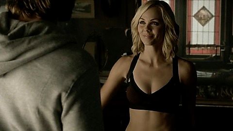 Pic: Laura Vandervoort in Bitten (2014)