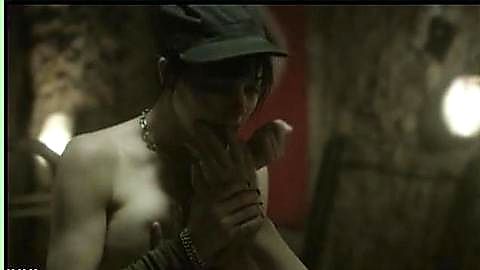 Pic: Bojana Novakovic in Skinning (2010)