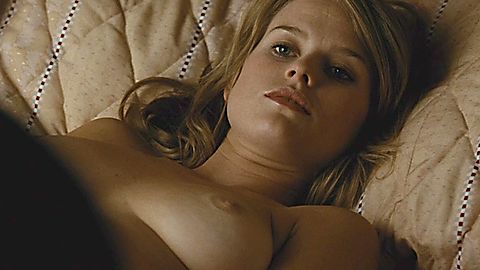 Pic: Alice Eve in Crossing Over (2009)