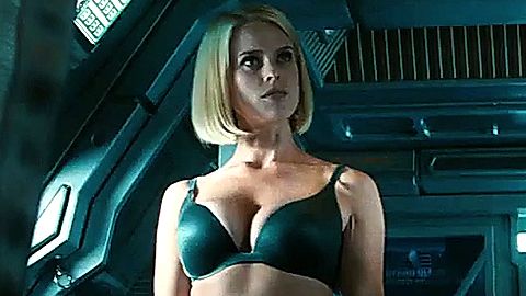Pic: Alice Eve in Star Trek Into Darkness (2013)