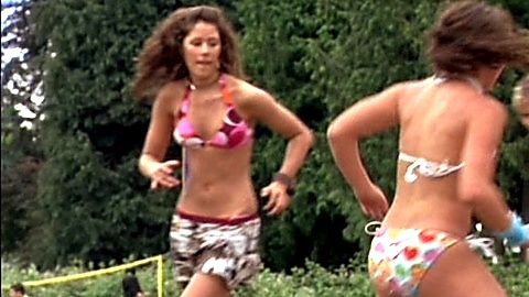 Pic: Amanda Crew in She's the Man (2006)