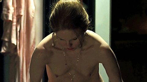 Pic: Shanyn Leigh in 4:44 Last Day on Earth (2012)