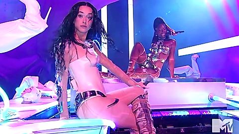 Pic: Katy Perry in MTV Video Music Awards (1984)