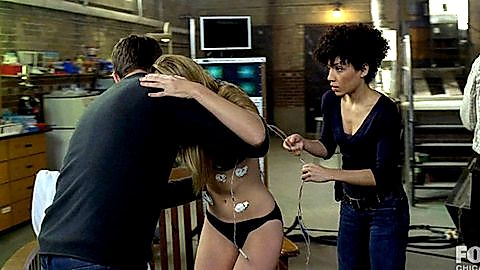 Pic: Anna Torv in Fringe (2008)