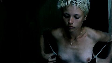 Pic: Orsolya Tóth in Szép napok (2002)