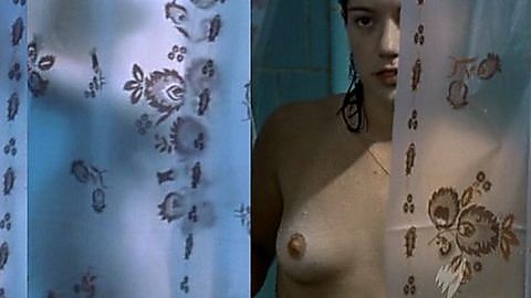 Pic: Natália Lage in The Man of the Year (2003)