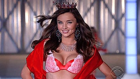 Pic: Miranda Kerr in The Victoria's Secret Fashion Show 2011 (2011)