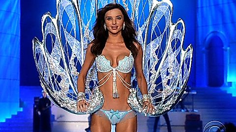Pic: Miranda Kerr in The Victoria's Secret Fashion Show 2011 (2011)