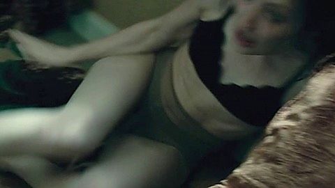 Pic: Emily Browning in Legend (2015)