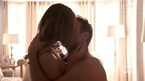 Pic: Julianna Guill in Girlfriends' Guide to Divorce (2014)