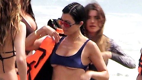 Pic: Kourtney Kardashian in Keeping Up with the Kardashians (2007)