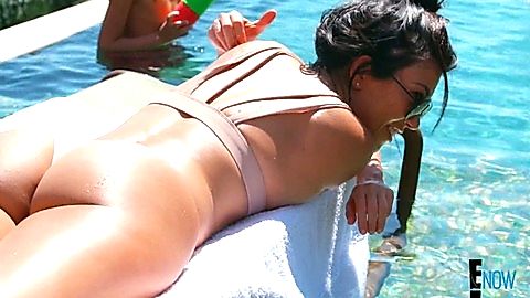 Pic: Kourtney Kardashian in Keeping Up with the Kardashians (2007)