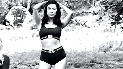 Pic: Kourtney Kardashian in Keeping Up with the Kardashians (2007)