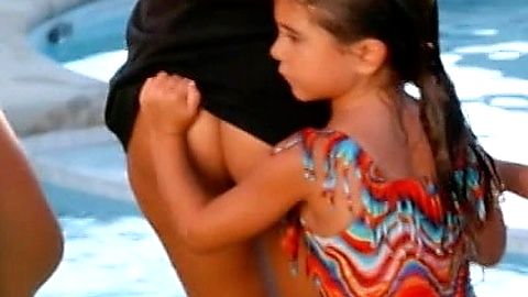 Pic: Kourtney Kardashian in Keeping Up with the Kardashians (2007)