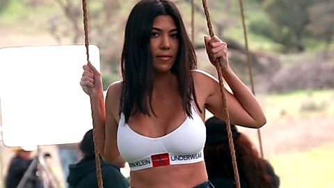 Pic: Kourtney Kardashian in Keeping Up with the Kardashians (2007)