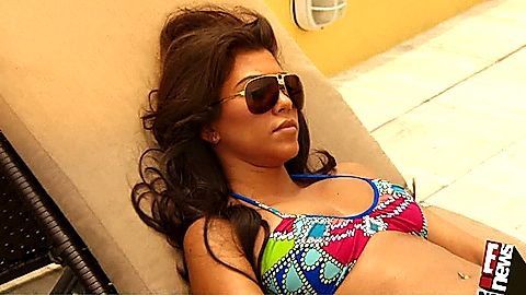 Pic: Kourtney Kardashian in Kourtney & Khloé Take Miami (2009)