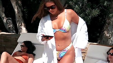 Pic: Khloe Kardashian in Keeping Up with the Kardashians (2007)