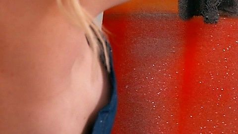 Pic: Khloe Kardashian in Keeping Up with the Kardashians (2007)