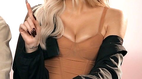 Pic: Khloe Kardashian in Keeping Up with the Kardashians (2007)