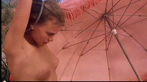 Pic: Monica Broeke in Premiers désirs (1983)