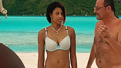 Pic: Kali Hawk in Couples Retreat (2009)