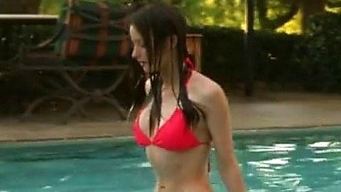 Pic: Talulah Riley in Submerged (2015)