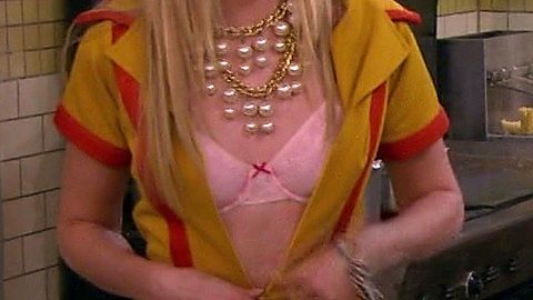 Pic: Beth Behrs in 2 Broke Girls