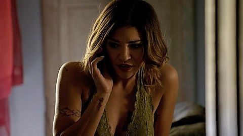 Pic: Jessica Szohr in Complications