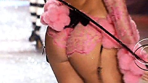 Pic: Doutzen Kroes in The Victoria's Secret Fashion Show 2012 (2012)