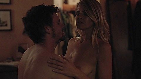 Pic: Eliza Coupe in Casual (2015)