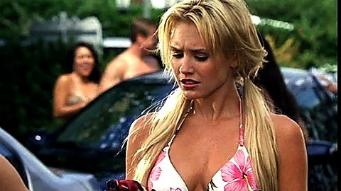 Pic: Nicky Whelan in Scrubs (2001)