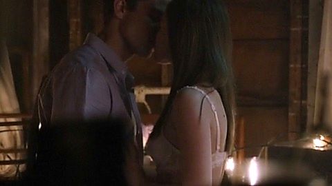 Pic: Emily Tennant in If There Be Thorns (2015)
