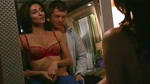 Pic: Necar Zadegan in Girlfriends' Guide to Divorce (2014)