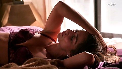 Pic: Necar Zadegan in Girlfriends' Guide to Divorce (2014)