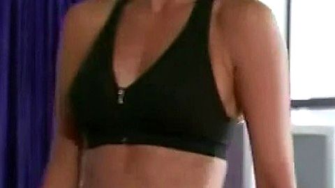 Pic: Necar Zadegan in Girlfriends' Guide to Divorce (2014)