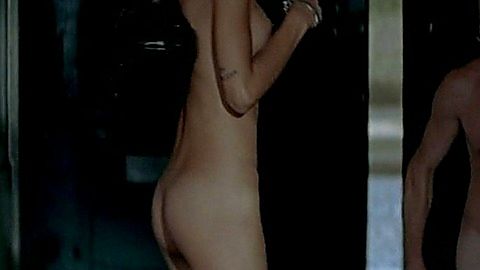Pic: Omahyra  in Happy End (2009)