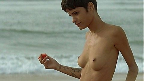 Pic: Omahyra  in Happy End (2009)