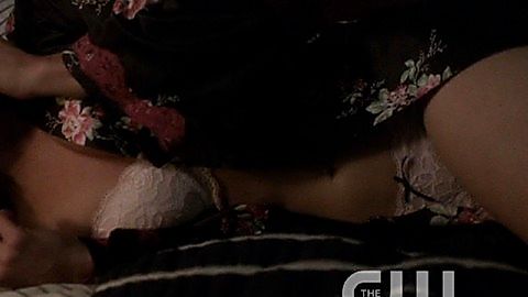 Pic: Caity Lotz in Arrow (2012)