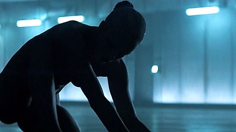 Pic: Caity Lotz in The Machine (2013)