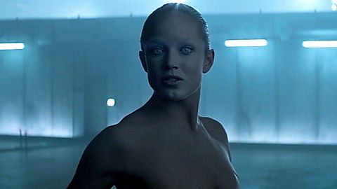 Pic: Caity Lotz in The Machine (2013)
