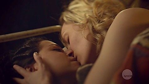Pic: Evelyne Brochu in Orphan Black (2013)