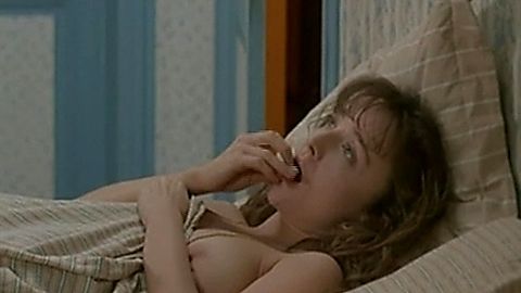 Pic: Léa Gabriele in Dirty Like an Angel (1990)