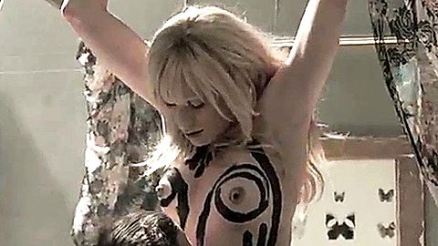 Pic: Denna Thomsen in Fjögur píanó Video (2012)