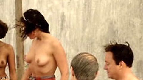 Pic: Judith Davis in La femme qui pleure au chapeau rouge (2010)
