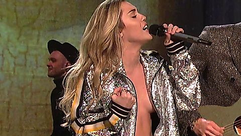 Pic: Miley Cyrus in Saturday Night Live (1975)