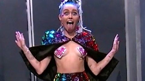 Pic: Miley Cyrus in Jimmy Kimmel Live! (2003)