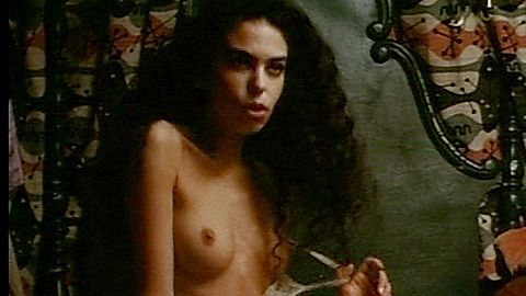 Pic: Soumaya Akaaboune in La blanca paloma (1989)